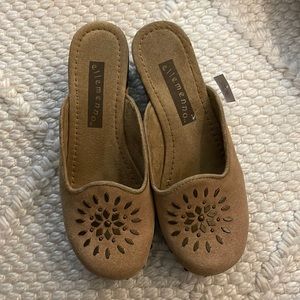 Leather clogs beautiful tan color, eight medium brand ellemenno